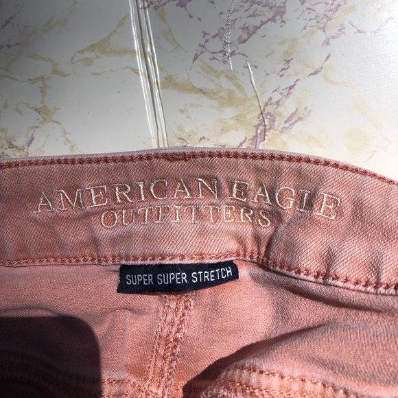 Super cute American eagle pink denim shorts - Picture 4 of 7
